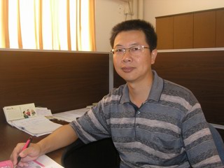 周斌